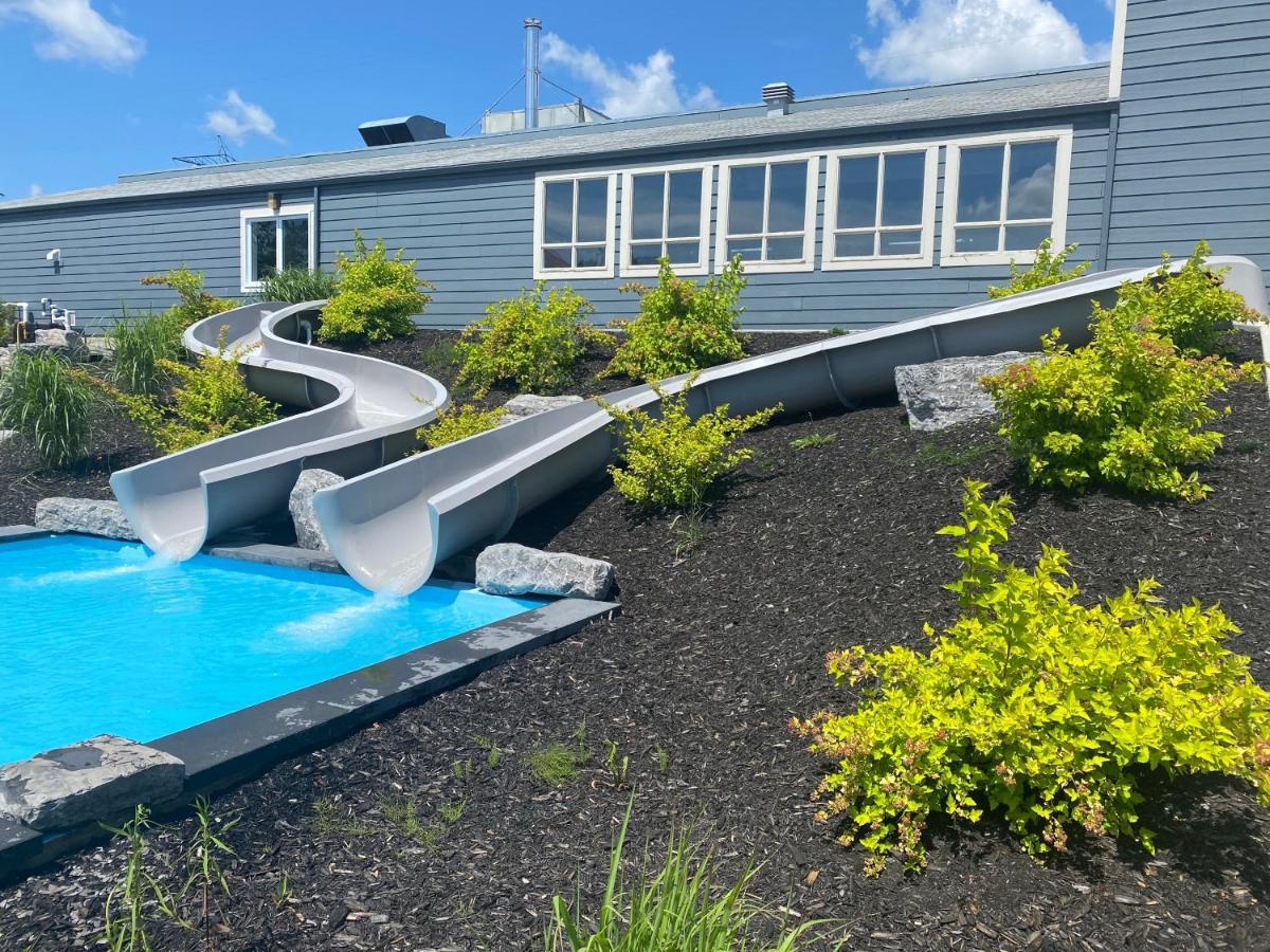 Condo Avec Parc Aquatique ! Beaupré Exterior foto
